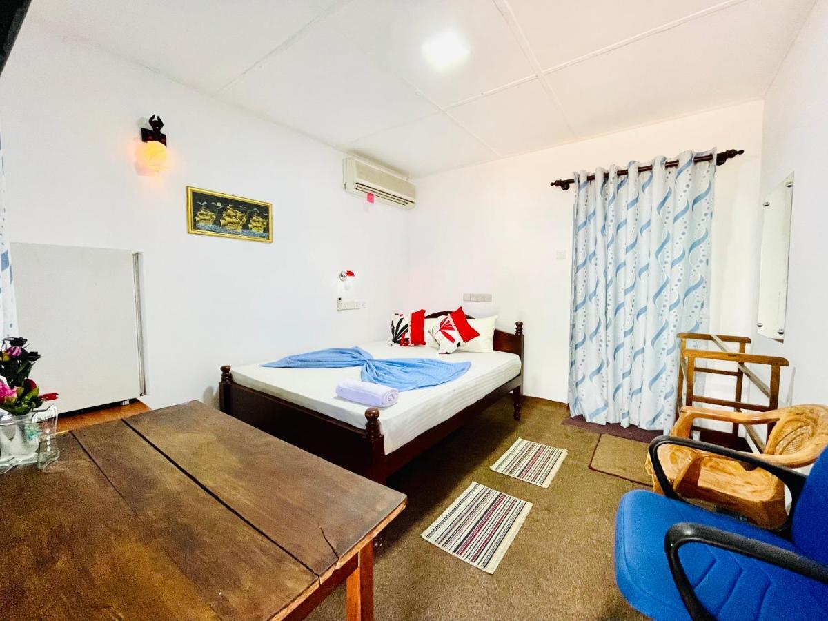 Nethusali Guest House Hikkaduwa Ngoại thất bức ảnh