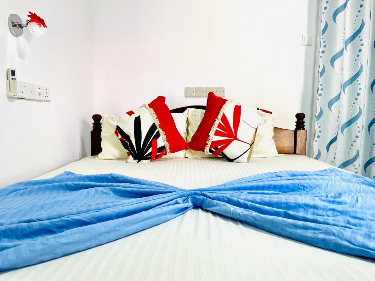 Nethusali Guest House Hikkaduwa Ngoại thất bức ảnh