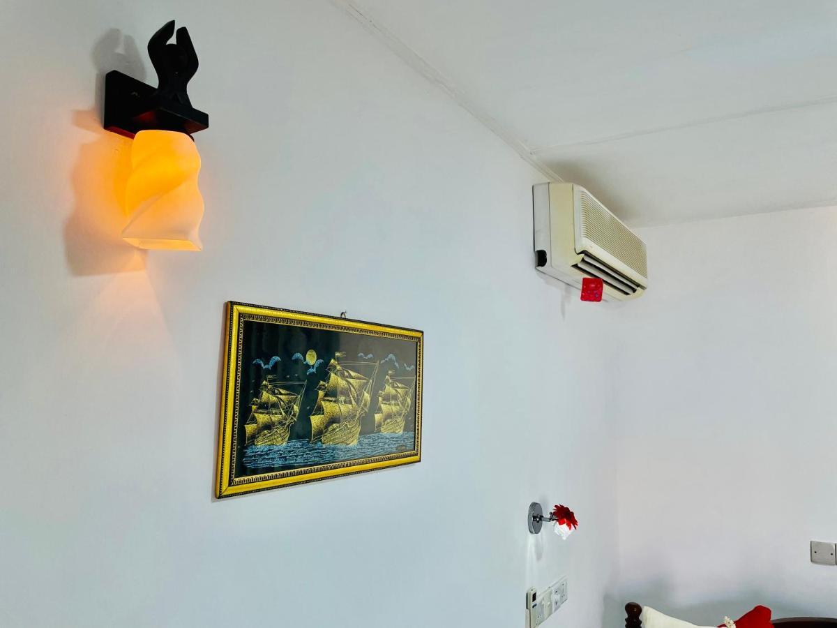 Nethusali Guest House Hikkaduwa Ngoại thất bức ảnh