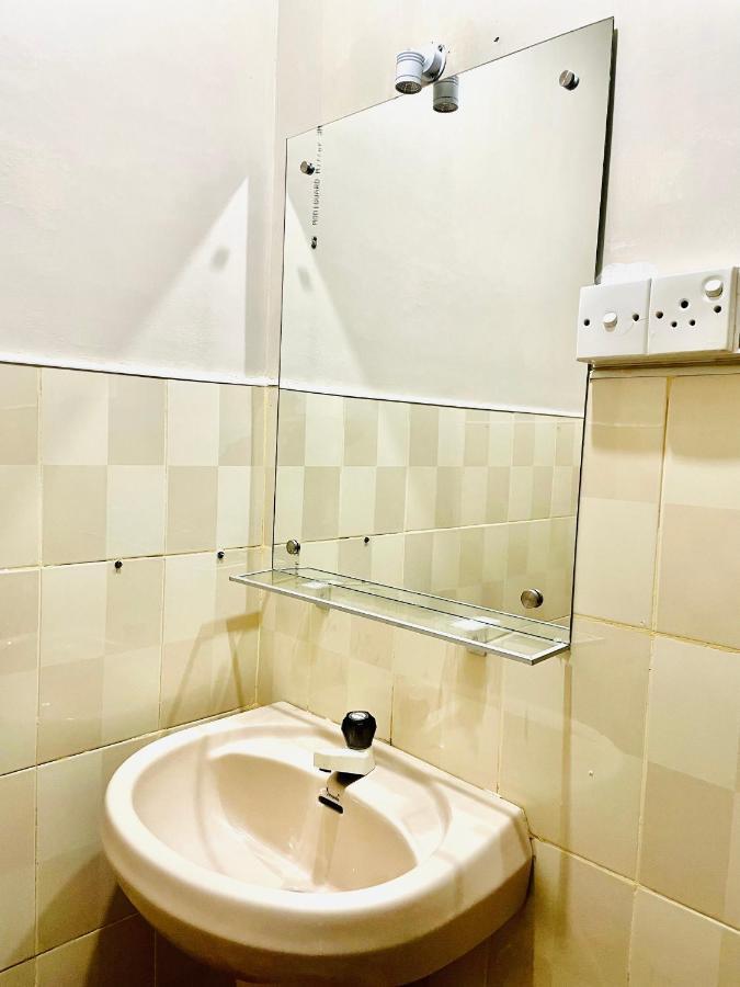 Nethusali Guest House Hikkaduwa Ngoại thất bức ảnh