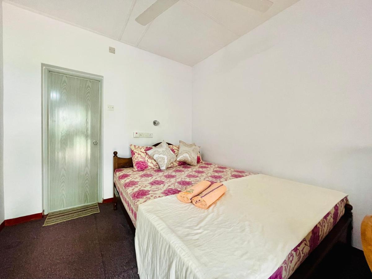 Nethusali Guest House Hikkaduwa Ngoại thất bức ảnh